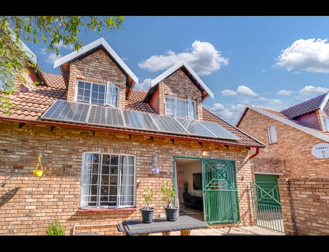 3 BEDROOM DUPLEX FOR SALE IN BROMHOF